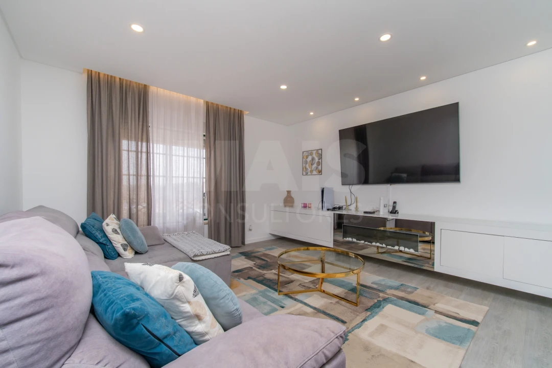 Apartamento T4 para Venda em Samora Correia Foto 11