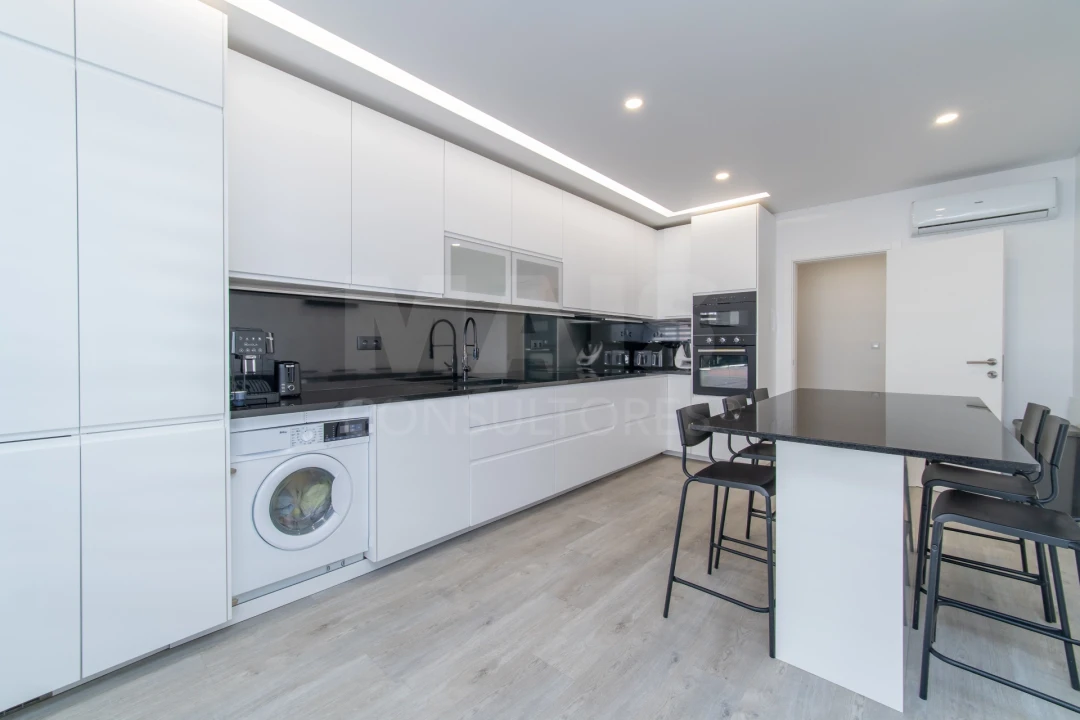 Apartamento T4 para Venda em Samora Correia Foto 4