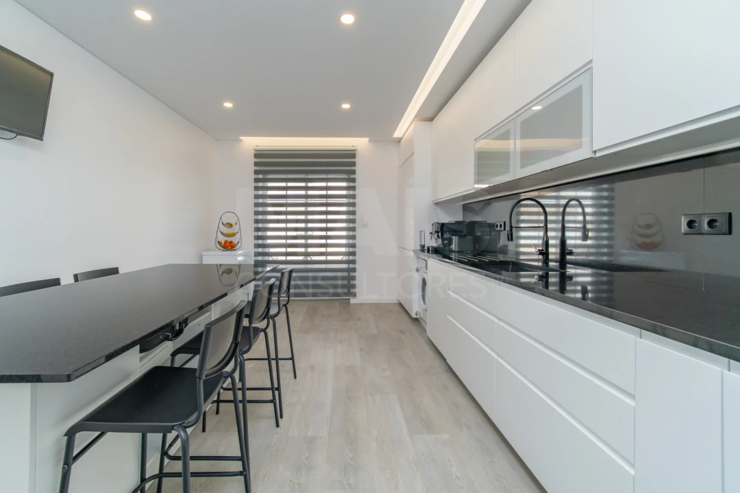 Apartamento T4 para Venda em Samora Correia Foto 3