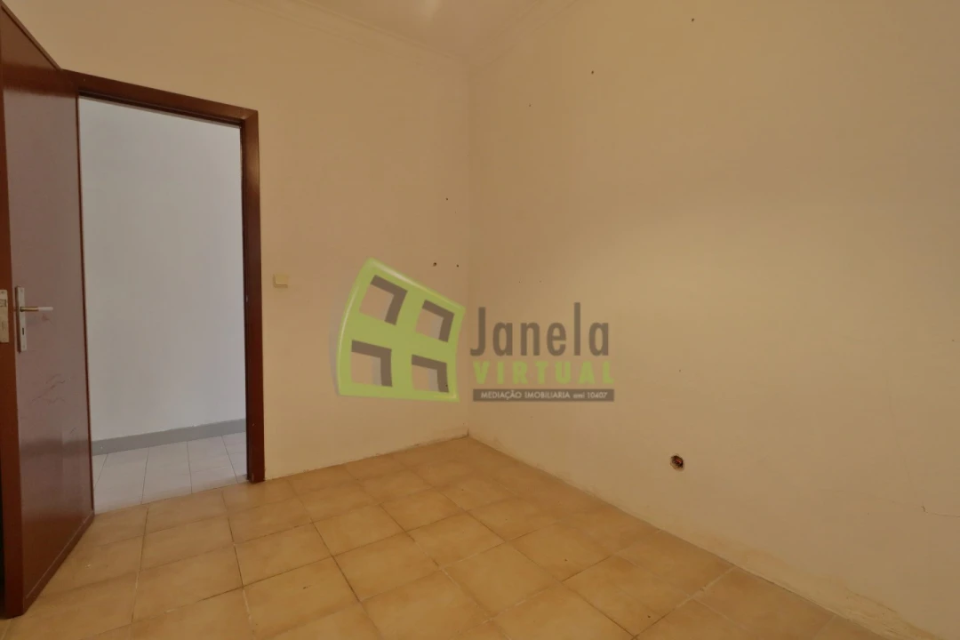 Moradia T3 para Venda em Quinta do Conde Foto 6