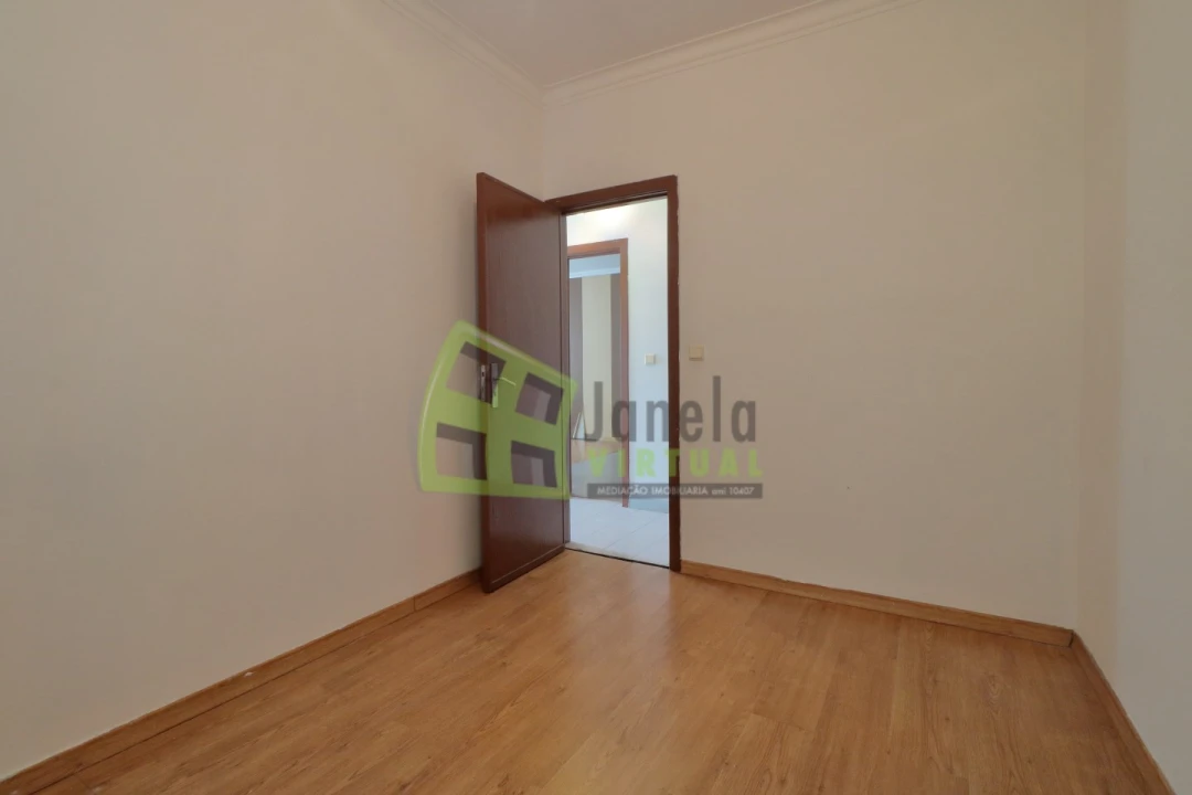 Moradia T3 para Venda em Quinta do Conde Foto 9