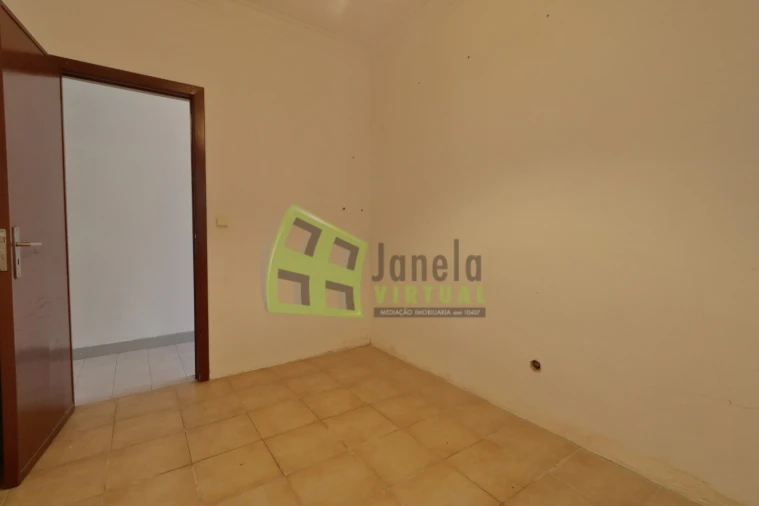 Moradia T3 para Venda em Quinta do Conde Foto 6