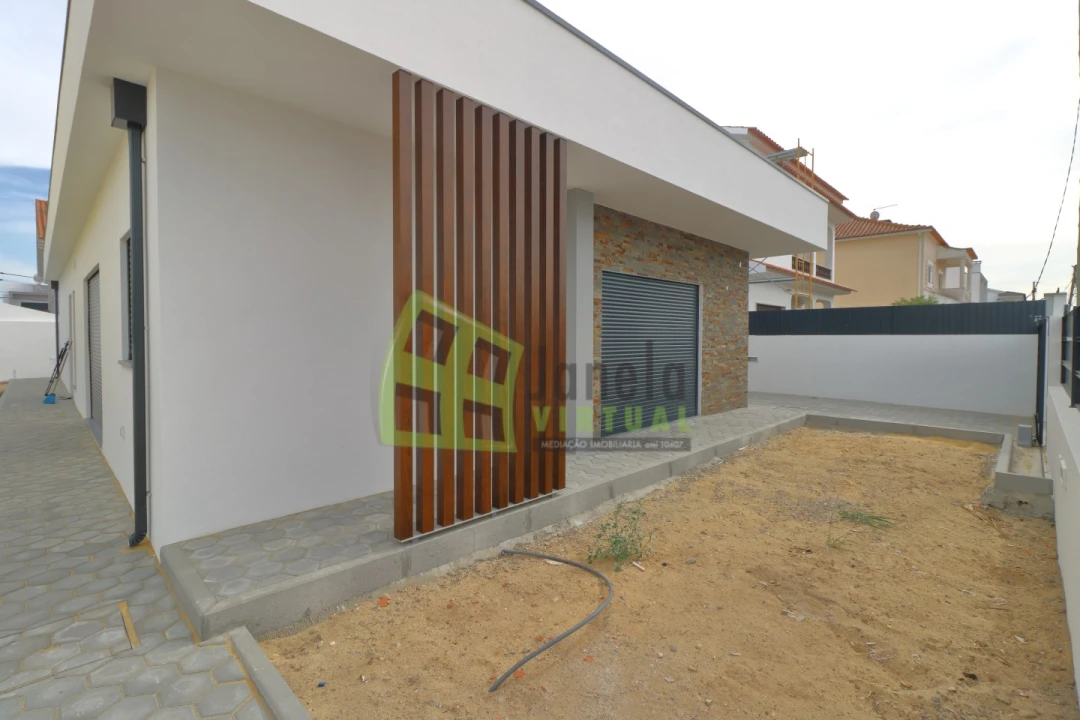 Moradia T3 para Venda em Fernao Ferro Foto 28