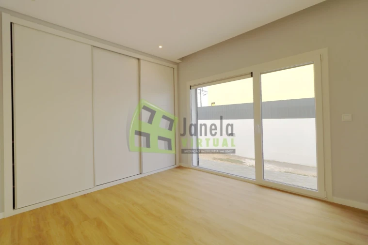 Moradia T3 para Venda em Fernao Ferro Foto 22