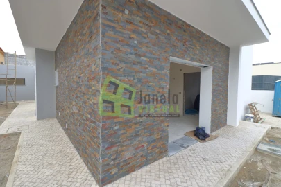 Moradia T3 para Venda em Fernao Ferro