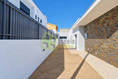 Moradia T3 para Venda em Fernao Ferro