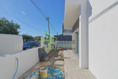 Moradia T3 para Venda em Fernao Ferro