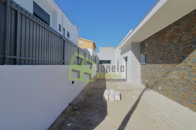 Moradia T3 para Venda em Fernao Ferro