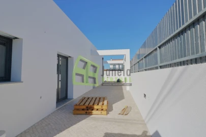 Moradia T3 para Venda em Fernao Ferro
