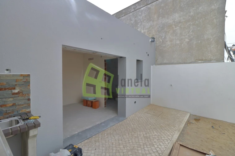 Moradia T3 para Venda em Fernao Ferro Foto 4