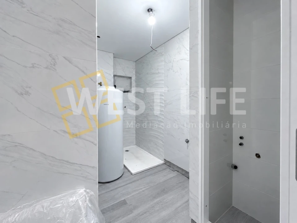 Apartamento T2 para Venda em Carnaxide e Queijas Foto 9
