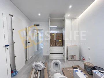 Apartamento T2 para Venda em Carnaxide e Queijas
