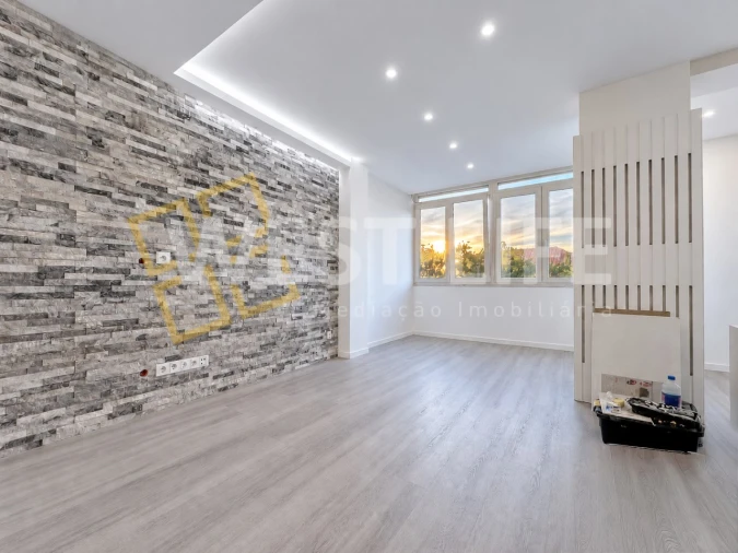 Apartamento T2 para Venda em Carnaxide e Queijas Foto 3