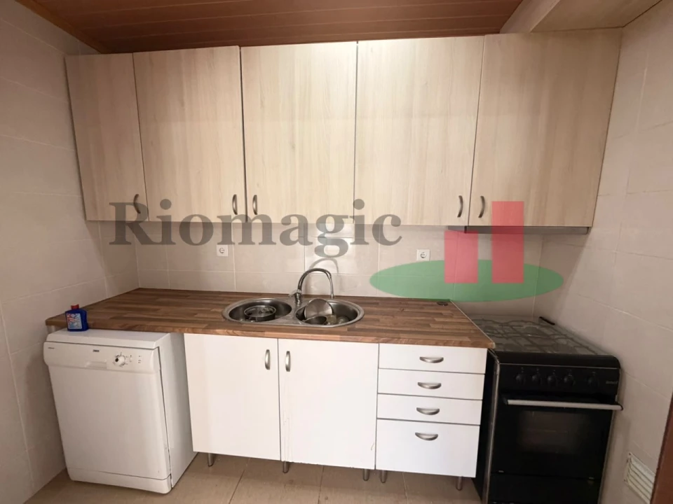 Apartamento T1 para Venda em Rio Maior Foto 1