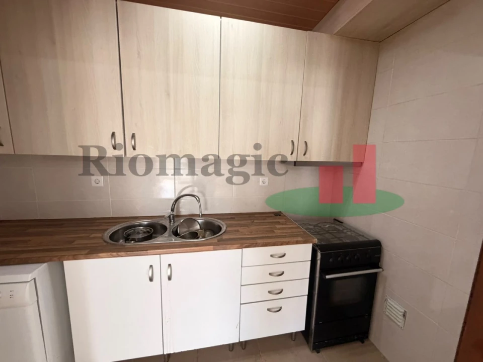 Apartamento T1 para Venda em Rio Maior Foto 2