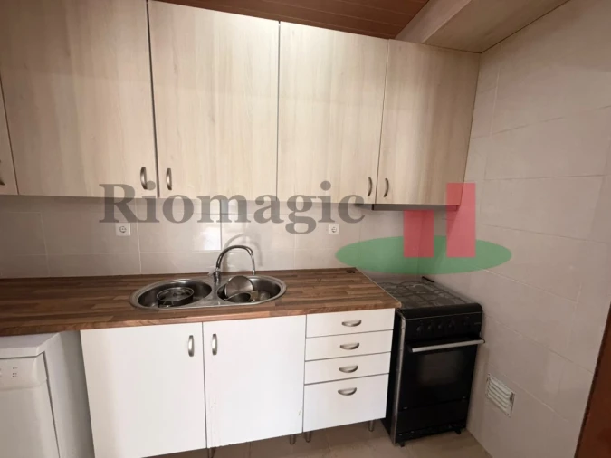 Apartamento T1 para Venda em Rio Maior Foto 2