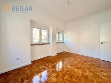 Apartamento T2 para Arrendamento em Moscavide e Portela