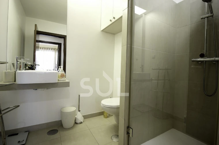 Apartamento T2 para Venda em Portimão Foto 9