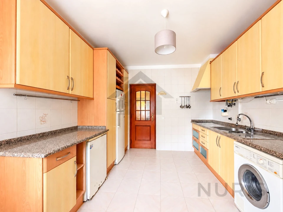 Apartamento T3 para Venda em Portimão Foto 5