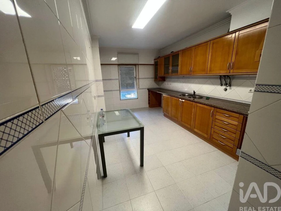 Apartamento T2 para Venda em Queluz e Belas Foto 2