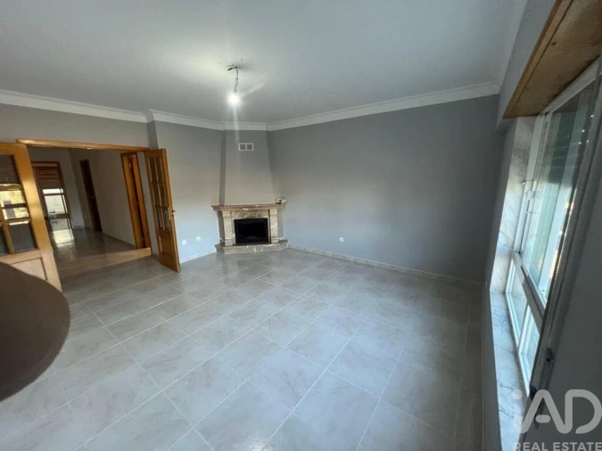 Apartamento T2 para Venda em Queluz e Belas Foto 8