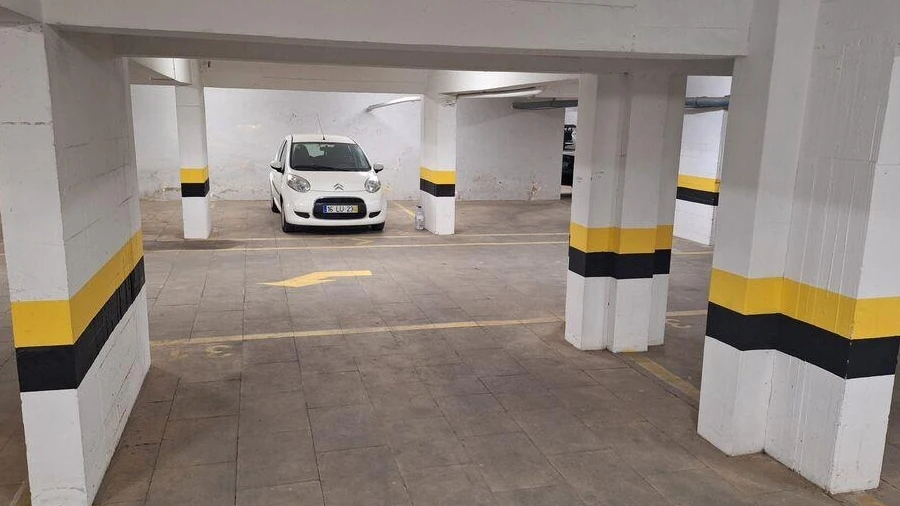 Garagem para Venda em Portimão