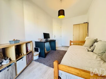 Apartamento T1 para Venda em Chafe