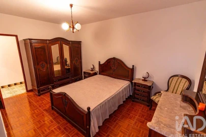 Moradia T4 para Venda em Alverca da Beira/Bouça Cova