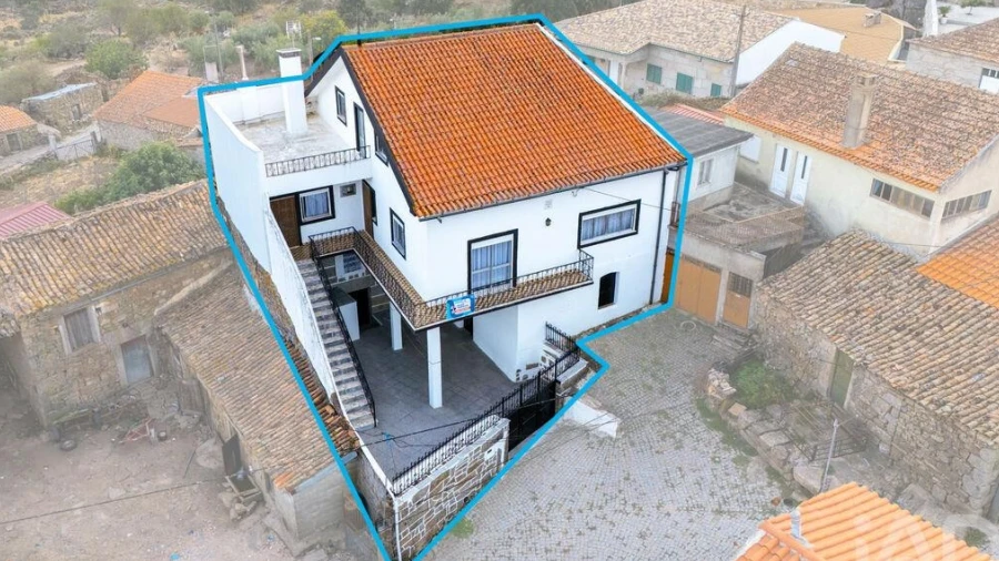 Moradia T4 para Venda em Alverca da Beira/Bouça Cova