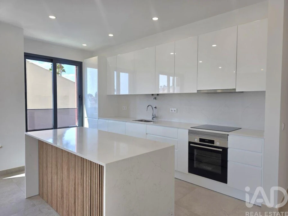 Apartamento T3 para Venda em Quarteira Foto 7