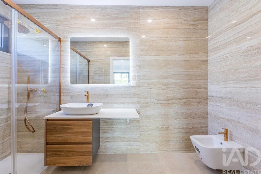 Apartamento T3 para Venda em Quarteira Foto 9