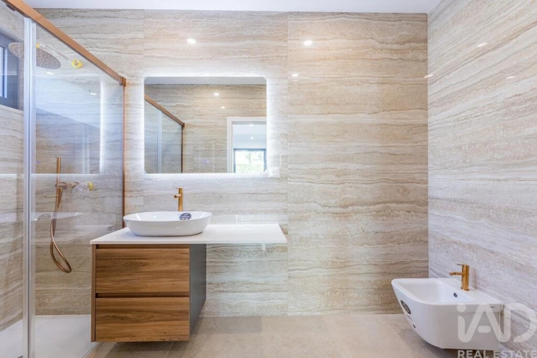 Apartamento T3 para Venda em Quarteira Foto 9