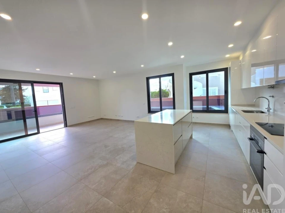 Apartamento T3 para Venda em Quarteira Foto 3