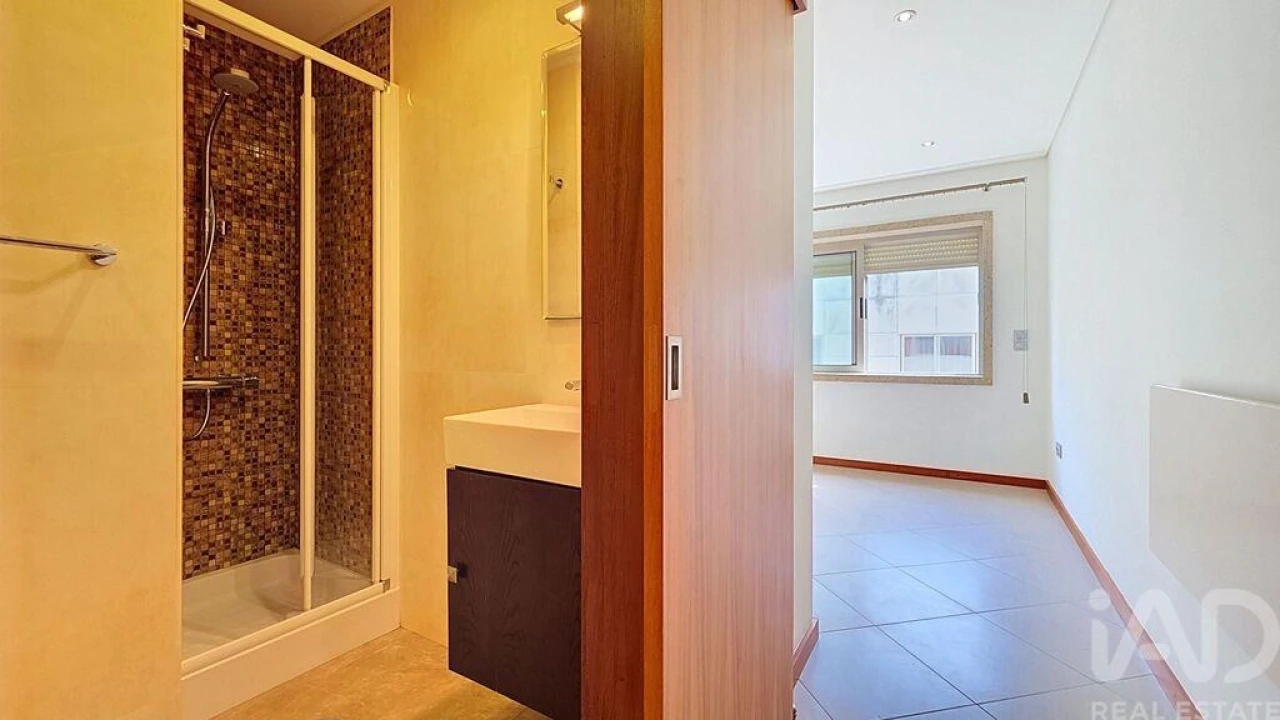 Apartamento T2 para Venda em Esmoriz Foto 12