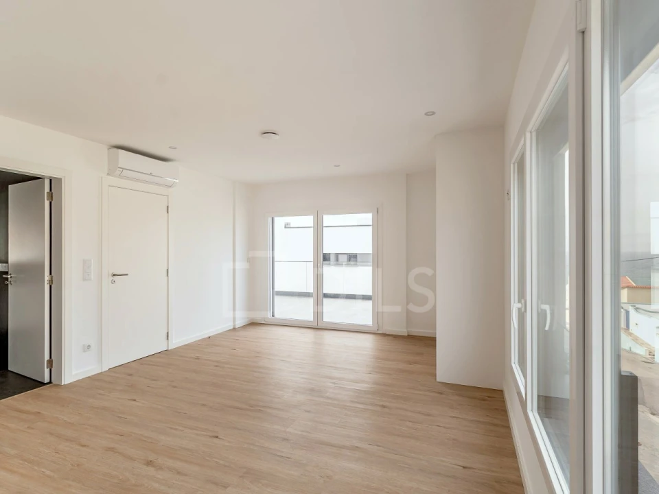 Moradia T4 para Venda em São Pedro da Cadeira Foto 26