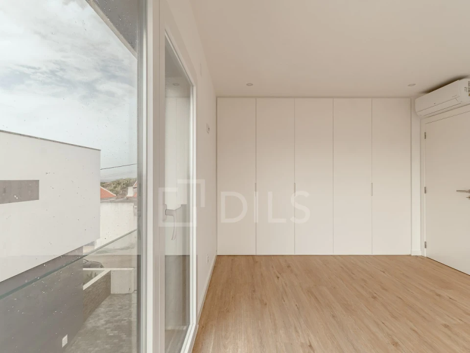 Moradia T4 para Venda em São Pedro da Cadeira Foto 27