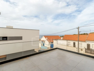 Moradia T4 para Venda em São Pedro da Cadeira