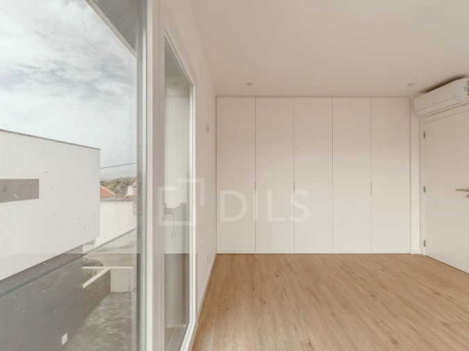 Moradia T4 para Venda em São Pedro da Cadeira Foto 27