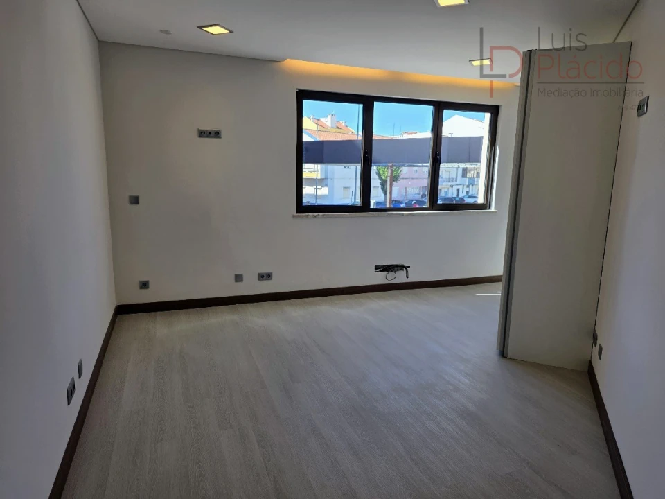 Apartamento T3 para Venda em Sines Foto 9