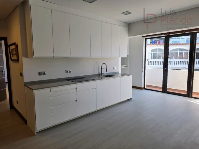 Apartamento T3 para Venda em Sines Foto 2