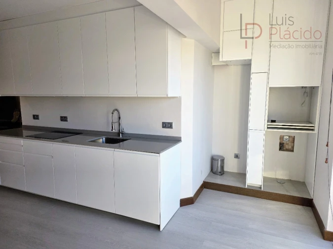 Apartamento T3 para Venda em Sines Foto 3