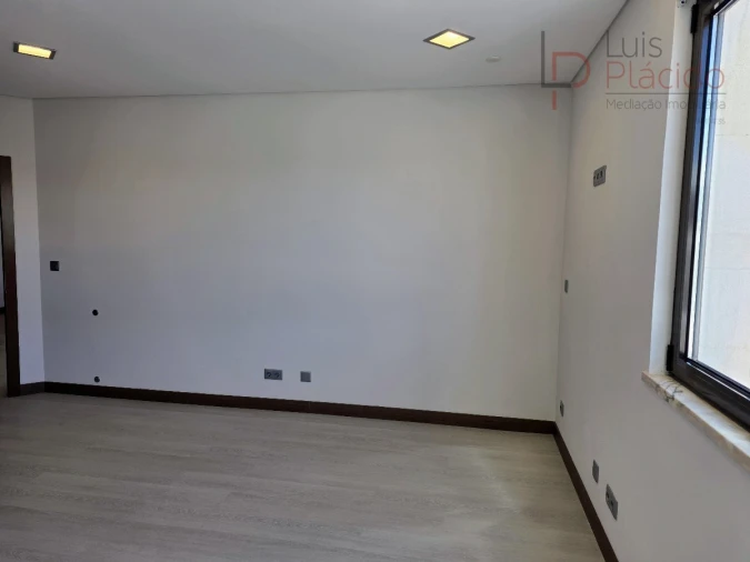 Apartamento T3 para Venda em Sines Foto 8