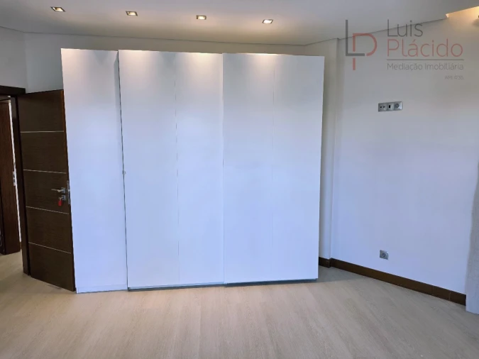 Apartamento T3 para Venda em Sines Foto 13