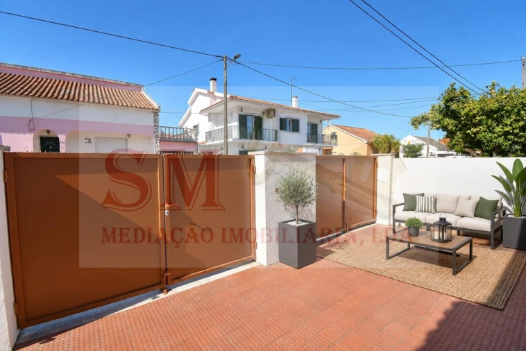 Moradia T4 para Venda em Seixal, Arrentela e Aldeia de Paio Pires Foto 13
