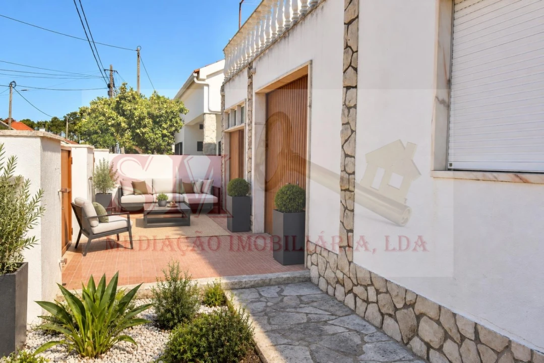Moradia T4 para Venda em Seixal, Arrentela e Aldeia de Paio Pires Foto 11