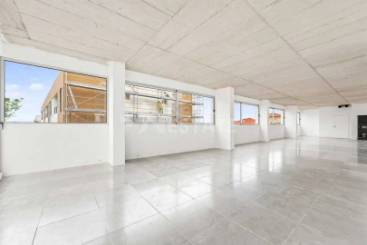 Escritório para Arrendamento em Santo Antonio