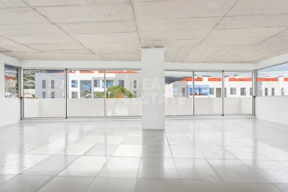 Escritório para Arrendamento em Santo Antonio