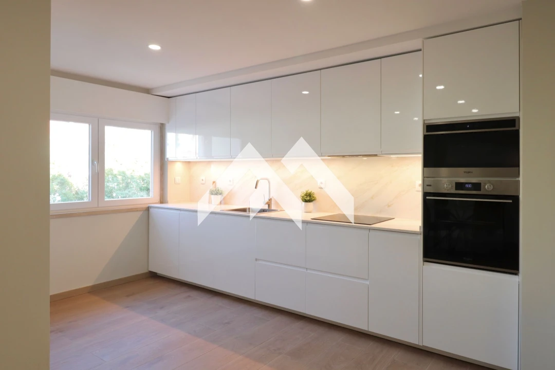 Apartamento T2 para Venda em Algueirão-Mem Martins Foto 2