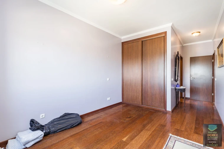 Apartamento T3 para Venda em Portimão Foto 18