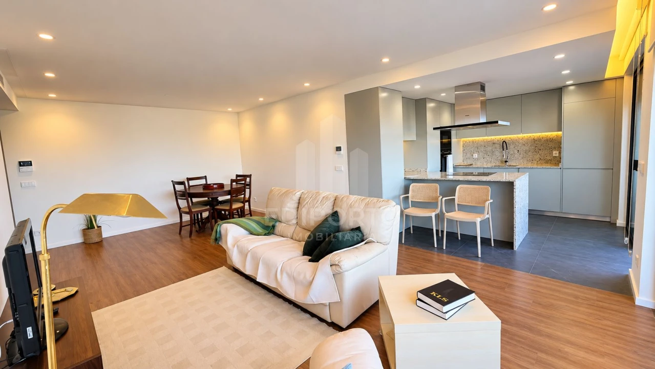 Apartamento T2 para Arrendamento em Santa Marinha e São Pedro da Afurada Foto 1